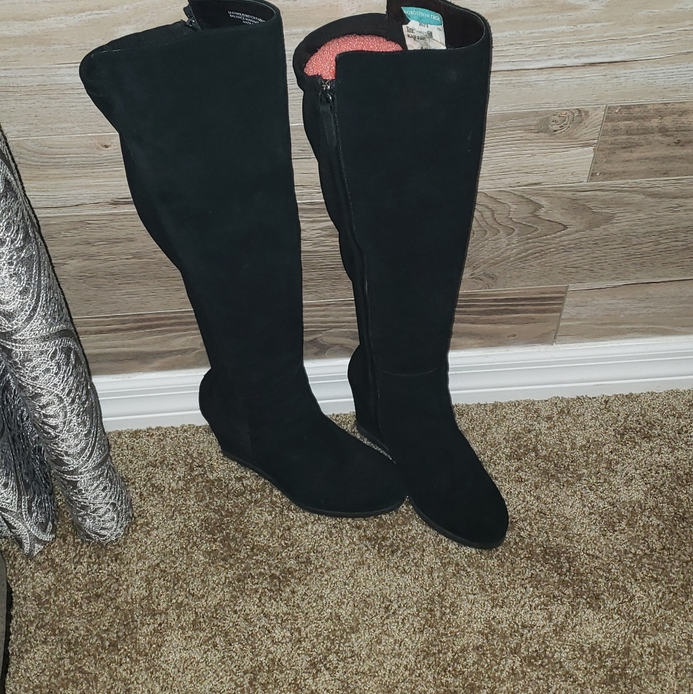 Knee high black sued wedge boots winter size 6